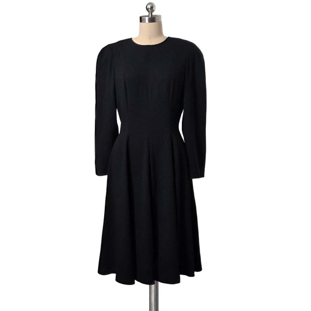 Vintage LIZ CLAIBORNE Perfect Little Black Lined Long Sleeve Pleat Seam Dress 10